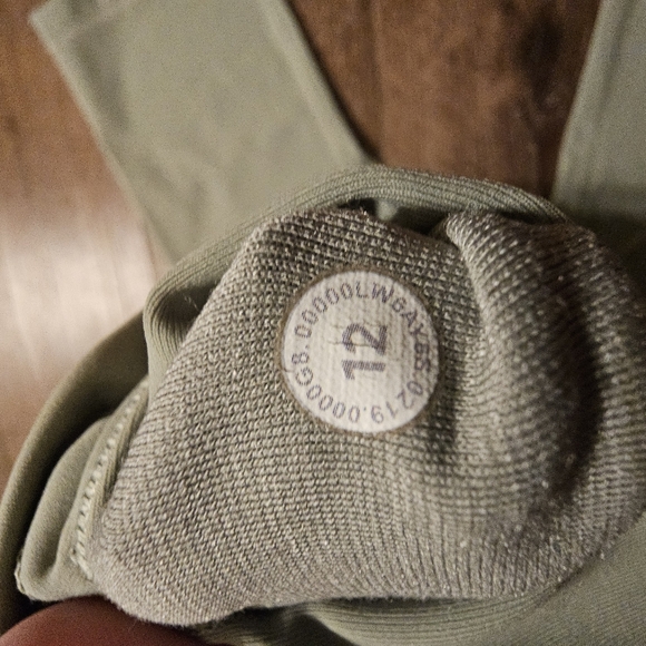 Lululemon Leggings- Size 12 - Picture 5 of 5